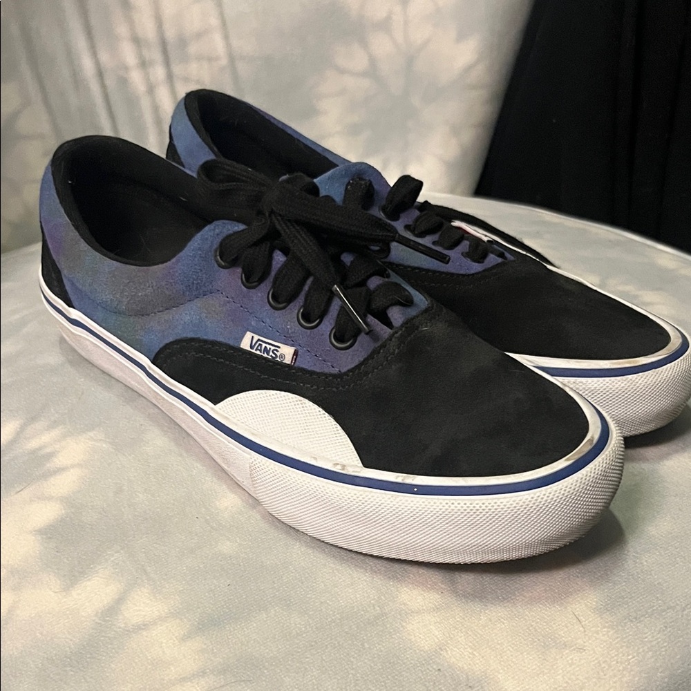 Vans Men's Black and Purple Sneakers